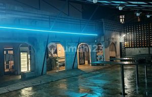 Ready-to-Use Widened Front Business Building by the Road Surrounded by 5 Campuses