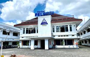 Selling Cheap Pool Urgent Hotel Pelangi City Center Malang