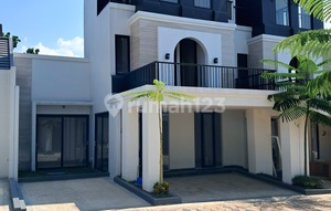 Rumah Mewah 3 Lantai Telaga Bodas Jatingaleh Gajah Mungkur Semarang