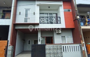 2-Story Fully Furnished House Near Adi Soemarmo Airport