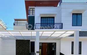 Villa Bagus 3 Story With Private Pool Batu Malang