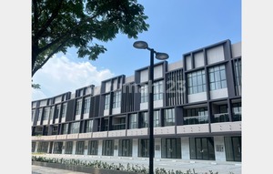 Ruko Termurah Hadap Jalan, Parkiran Gratis - Ruko Exquis Cicilan 15 Jutaan