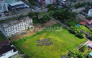 Hook Land on the Side of Ahmad Yani Street, Pontianak City