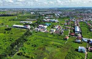 Land Along the Arterial Road Supadio / Ahmad Yani 2 Pontianak.