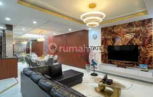 Di Jual Villa di Komplek Malibu Medan Polonia!