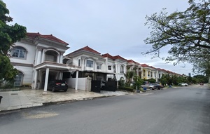 Peluang Investasi Rumah Mewah 2 Lantai Dutamas