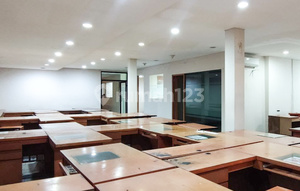 Disewakan Kantor Ex Bank Solo Kota Sudah Ada Brankas Siap Pakai