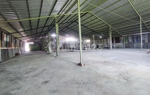 Gudang Strategis Disewakan Lokasi di Pinggir Jalan Raya