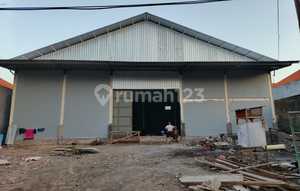 For Lease, 8 Are Warehouse in West Denpasar with Tronton and Trailer Access, Suitable for Expedition Warehouses, Cold Storage, Workshops, Granite Warehouses, Cement Warehouses, Logistics Warehouses, Furniture Warehouses, Packaged Drinking Water Warehouses, Artificial Grass Warehouses.