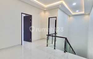 Modern Minimalist House in Citraland Surabaya