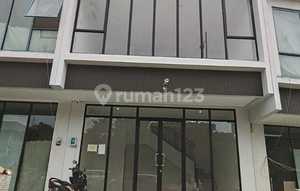 New Shop House Ready for Occupancy by the Roadside at Sorrento East Gading Serpong