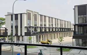 Termurah!! Disewa Ruko Baru 3 Lantai Di Sorrento Gading Serpong