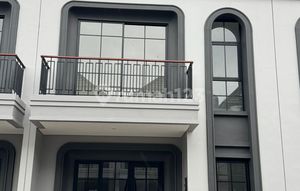 Rumah Premium Gress - Lakarsantri Siap Huni