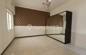 Disewakan Rumah Kota Baru Parahyangan Jingganegara