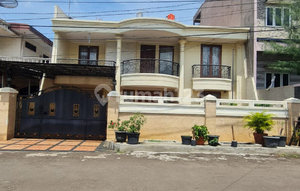 Classic 2-Story Mediterranean House Semi-Furnished Kelapa Gading S9311