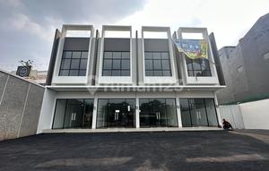 For Sale Fast! 3-Story Shop House Ready to Occupy, Facing Main Road in Jatibening Bekasi – Freehold Title