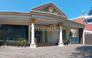 Strategic Commercial Area Surabaya Central Darmo Grand Road