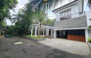 Disewakan Rumah Mewah Cantik Lokasi Strategis Dekat Kemang Raya Jakarta Selatan
