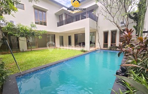 Disewakan Rumah Dalam Compound Atau Townhouse Atau Cluster Dekat Sekolah Ais Atau Internasional Dekat Kemang Raya Dan Ampera Pejaten Kemang Jakarta Selatan