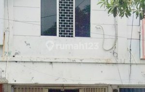 For Sale, Strategic Location Potential Shop House in Galunggung, Malang City