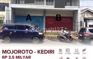 Di Jual Ruko 2Lantai + Rooftop. Luas. Siap Pakai.