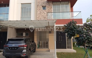 FOR RENT: READY-TO-OCCUPY HOUSE IN PIK2 PHASE 2 ARCADIA 1, 8X12.5M²