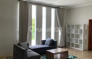 For Rent Luxury House Near UGM and UII Campuses Full Furnished IN PALAGAN ASRI 3 HOUSING, Sleman, Yogyakarta