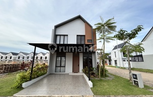 2-Story House Strategic Location Complete Facilities Batam Center