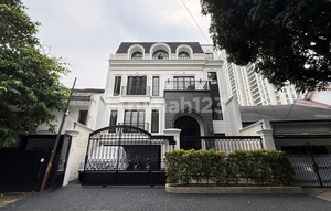 Rumah Mewah Murah di Kebayoran Baru 3 Lt Private Lift di Jual Bu