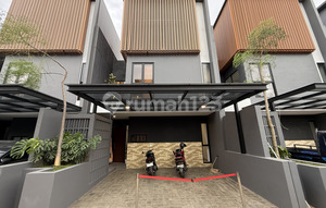 Ready-to-Occupy 3-Story House, No Fees, Pondok Cabe, Near Cinere Toll Road, South Jakarta