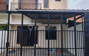 Disewakan Rumah Dkt Panglima Polim ,blok A, Blok M Kebayoran Baru 2 Lantai