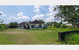 Rumah, 1 Lantai, SHM, Dekat Stadion Seberang Alfamart Besar dan Gedung Pertemuan Sedang Dibangun