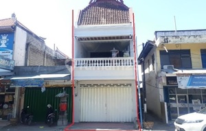 Ruko + Rumah 2 Lantai di Pusat Seririt - 500M² Bangunan, Mesin Uang Sekaligus Hunian!