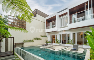 Villa Mewah 3Br di Gianyar Ubud - Lingkungan Asri, Private Pool & Full Service - Available Now