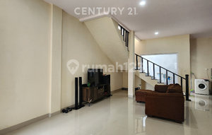Rumah 2 Lantai Siap Huni Lingkungan Nyaman