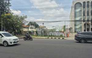 Tanah Disewakan di Jl Mt Haryono Letak Strategis Hanya 5 Menit ke Simpang 5 Siap untuk Usaha Apapun atau Juga Cocok Dibangun Rumah Tinggal Dekat dengan Mall2 Legend di Semarang( Java Mall dan Ciputra Mall )Dan Dekat dengan Rumah2 Makan Terkenal di Semaran