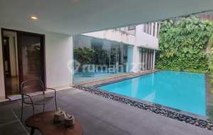 For Rent House Semi Furnish Dekat Senayan dan Mabes dan Sekolah Internasional dan Blok M dan Dekat Senopati Kebayoran Baru Jakarta Selatan