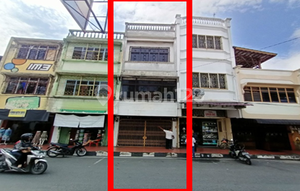 3-story Shop House Located in Binjai City