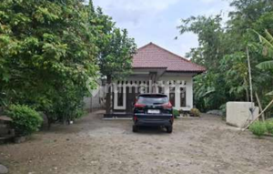 Comfortable House with Large Yard