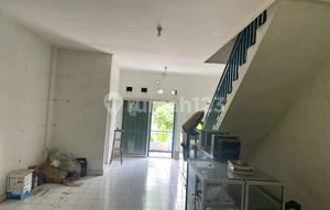 Strategic 4-Story Shop House in Front of Marzuki Mahdi Hospital and Bogor City Hospital