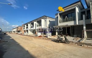 Middle End-Lot House 2 LT Garden Avenue Rosewood Cluster