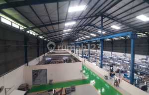 Ex Shoe Factory Warehouse For Rent. Located within the Cikupamas Industrial Area. 40 Feet Access. Only 15 Minutes from Cikupa Toll Road and Bitung, also East Balaraja Toll Road.