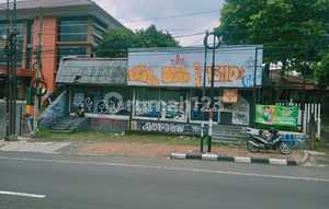 Ruko 1 Lantai Pinggir Jl Laksda Adi Sucipto Cocok untuk Kantor atau Usaha