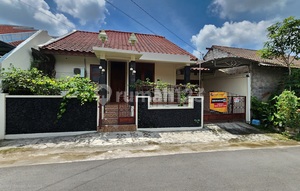 Rumah 2 Lantai, Semi Furnished di Jl Kaliurang Km 6 Dekat Kampus Ugm dan Superindo