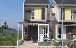 RIGHT PRICE for INVESTORS!! A 2-story house in Samata Cluster, Harapan Indah 2, Just a Step Away from Summarecon Crown Gading