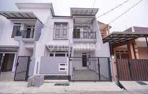 For Sale 2-Story House in BJI Mekarsari Near Bekasi Station!