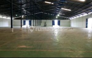 Quick sale of a good, clean, and ready-to-use warehouse in Pasuruan.