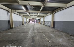 Gudang Hoek 2 Lantai 540 M2-Lokasi Sudut, Potensi Ganda