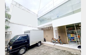 For Rent: Shop House Near the Main Market, Suitable for Commercial Business