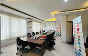 Hos Cokroaminoto Menteng Suitable for Beauty Clinics